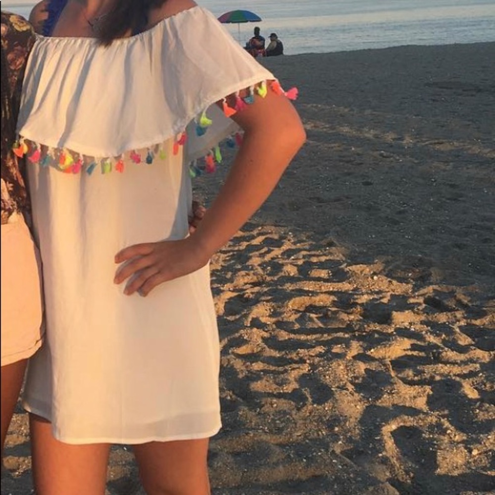 White Forever 21 dress. Size small.